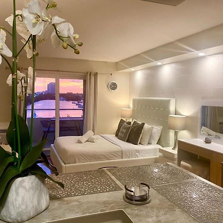 Modern Waterfront Apartment With Miami Skyline View, Free Parking 5 Mins Drive To マイアミビーチ エクステリア 写真