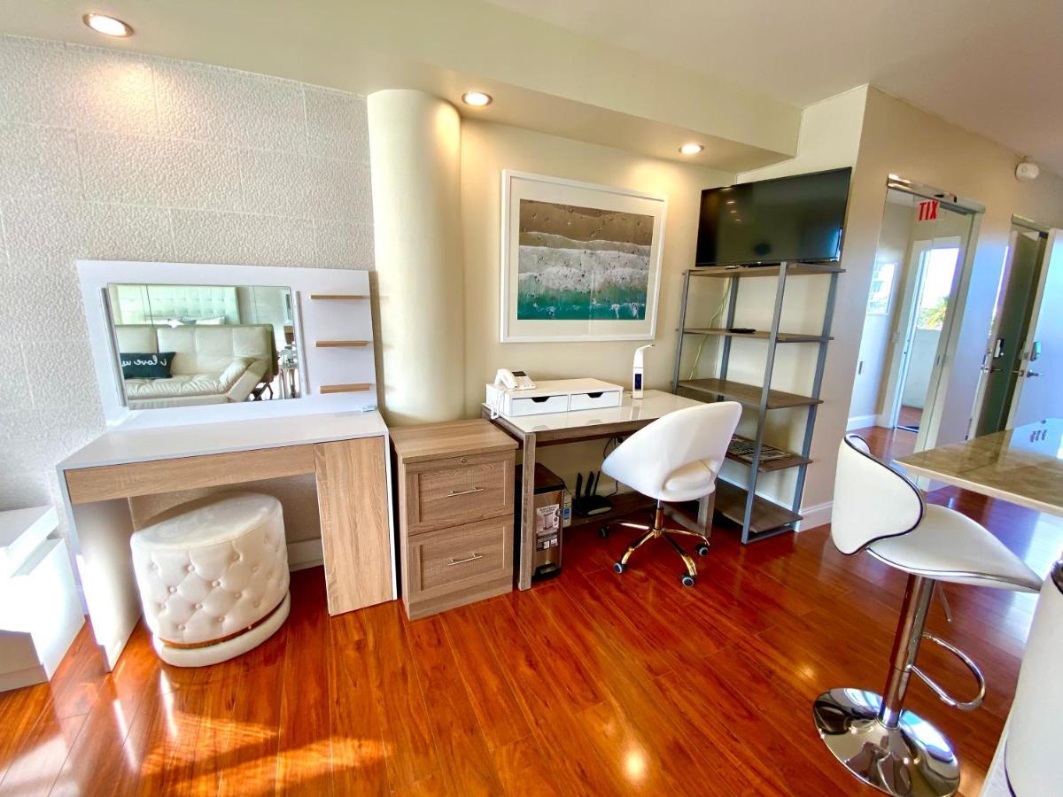 Modern Waterfront Apartment With Miami Skyline View, Free Parking 5 Mins Drive To マイアミビーチ エクステリア 写真
