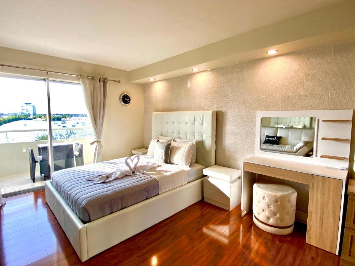Modern Waterfront Apartment With Miami Skyline View, Free Parking 5 Mins Drive To マイアミビーチ エクステリア 写真
