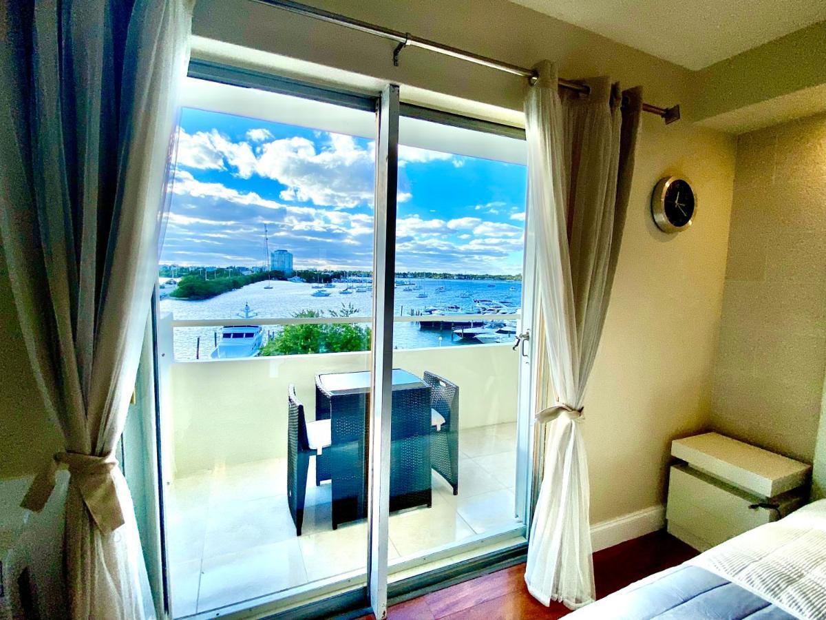 Modern Waterfront Apartment With Miami Skyline View, Free Parking 5 Mins Drive To マイアミビーチ エクステリア 写真
