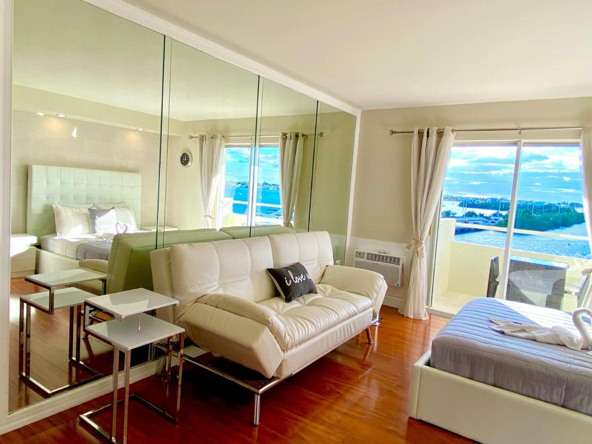 Modern Waterfront Apartment With Miami Skyline View, Free Parking 5 Mins Drive To マイアミビーチ エクステリア 写真