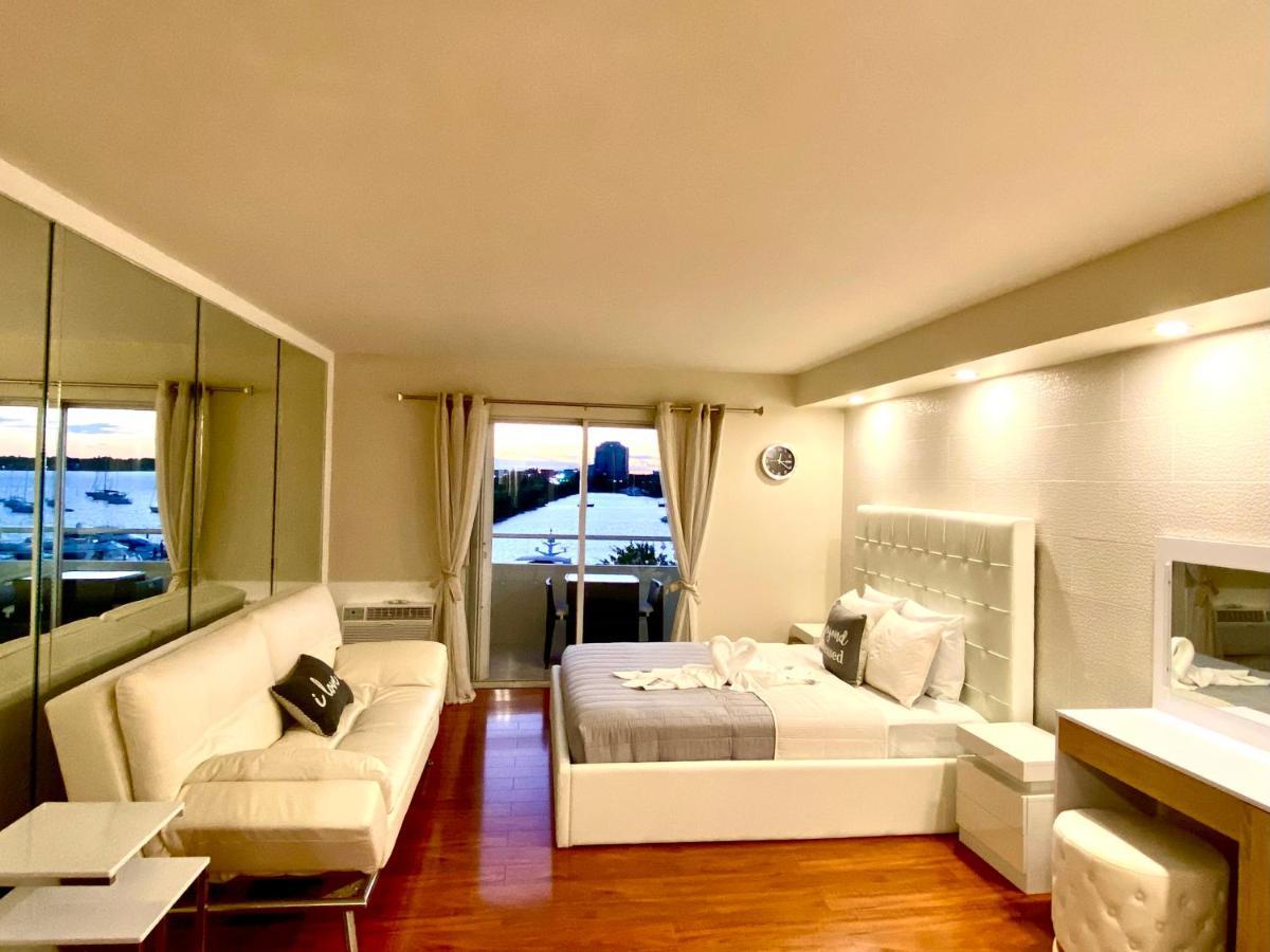 Modern Waterfront Apartment With Miami Skyline View, Free Parking 5 Mins Drive To マイアミビーチ エクステリア 写真