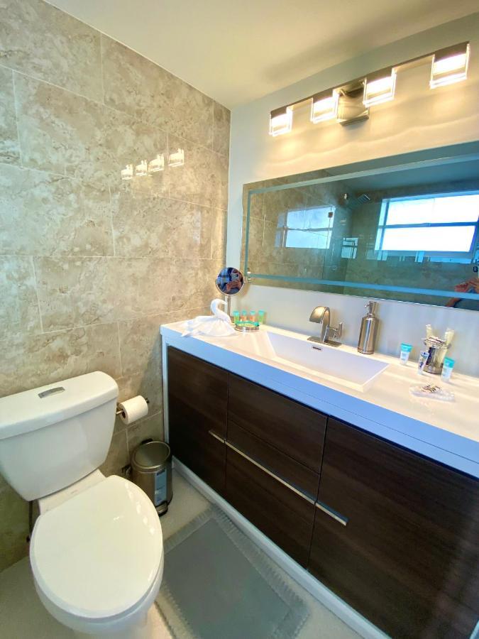 Modern Waterfront Apartment With Miami Skyline View, Free Parking 5 Mins Drive To マイアミビーチ エクステリア 写真