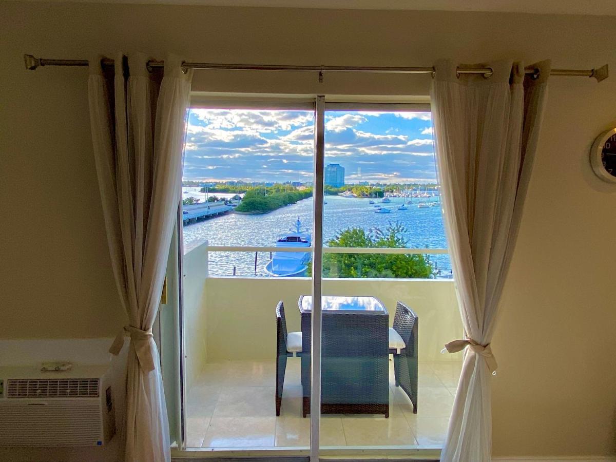 Modern Waterfront Apartment With Miami Skyline View, Free Parking 5 Mins Drive To マイアミビーチ エクステリア 写真