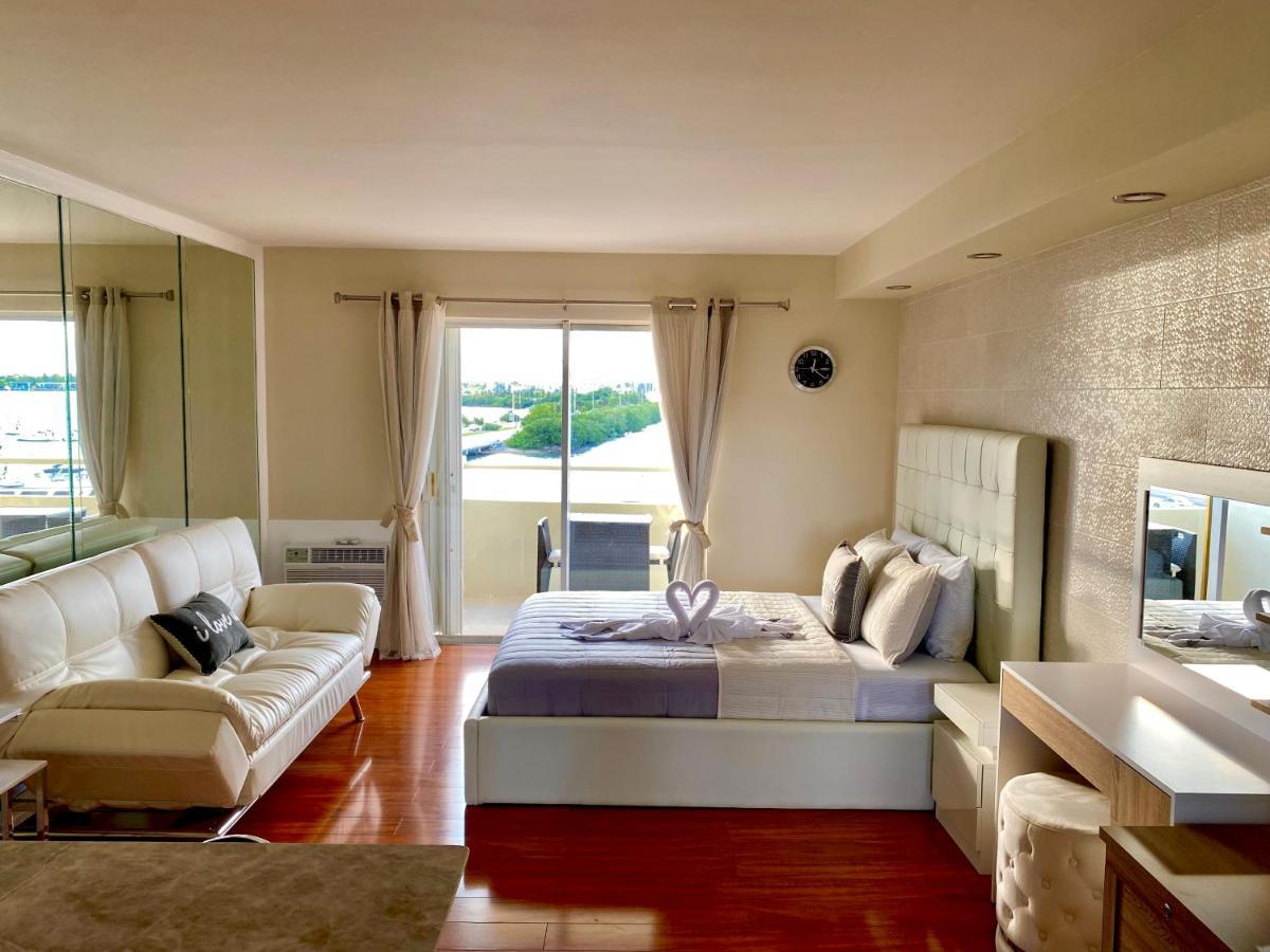 Modern Waterfront Apartment With Miami Skyline View, Free Parking 5 Mins Drive To マイアミビーチ エクステリア 写真